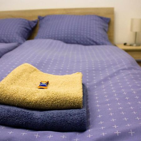 Blue Apartment In Beautiful English Style Garden With Atmosphere Прага Екстериор снимка