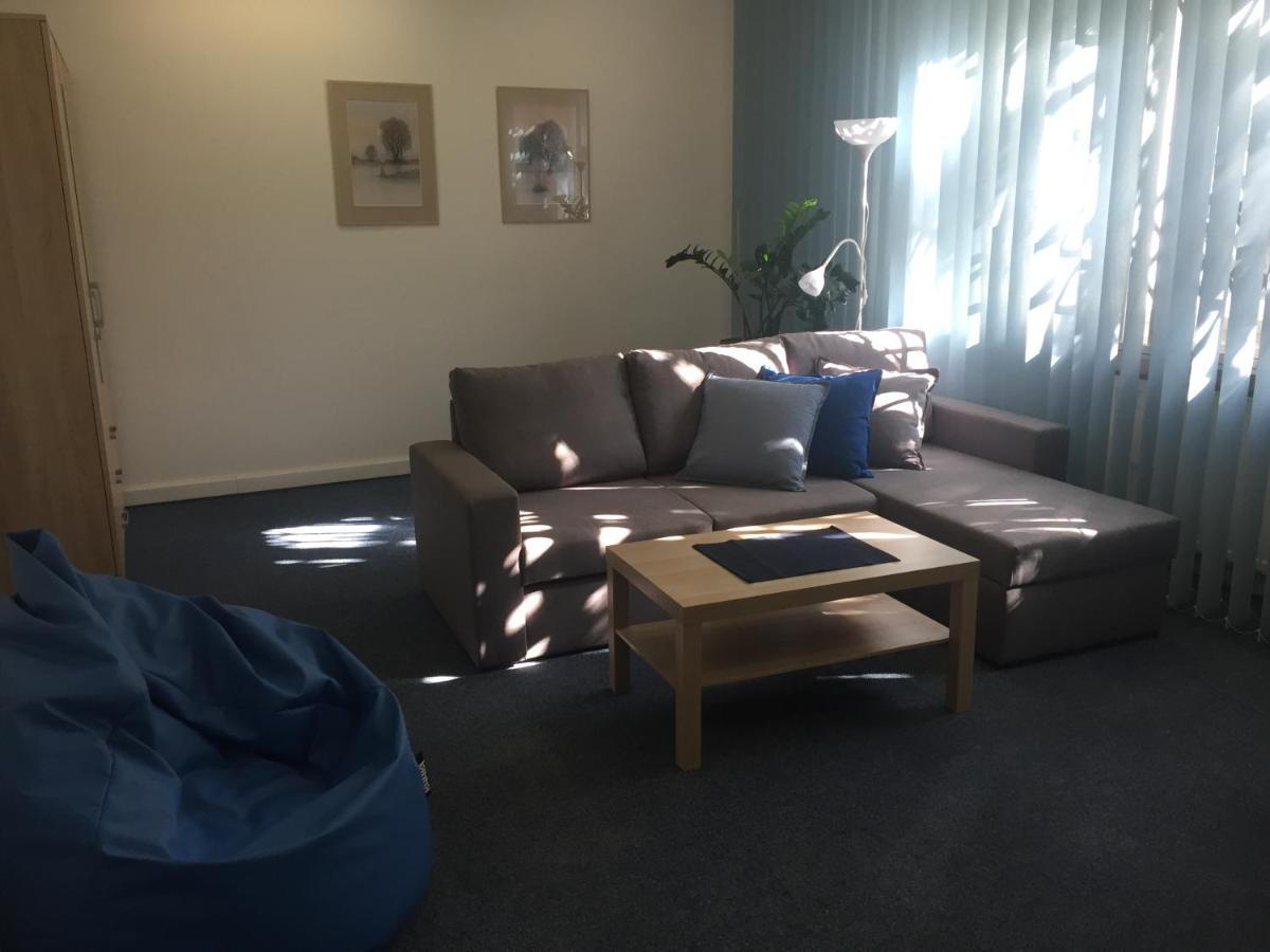 Blue Apartment In Beautiful English Style Garden With Atmosphere Прага Екстериор снимка